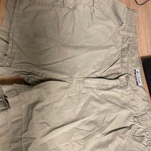 Columbia green hiking shorts